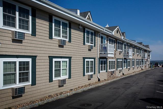 333 Candee Avenue # A6, Sayville, NY 11782