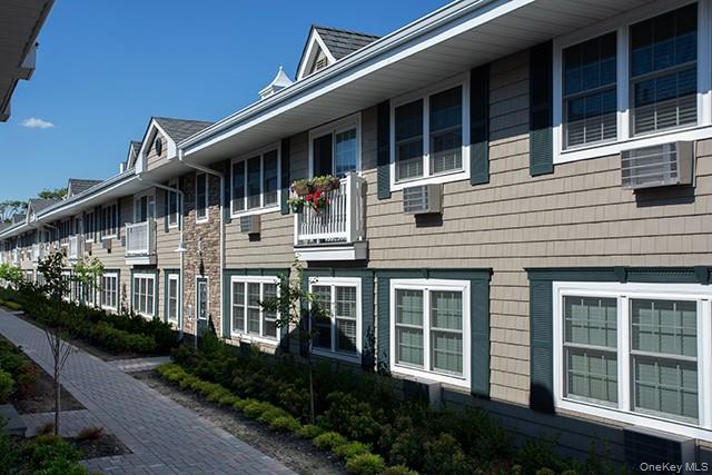 333 Candee Avenue # A6, Sayville, NY 11782