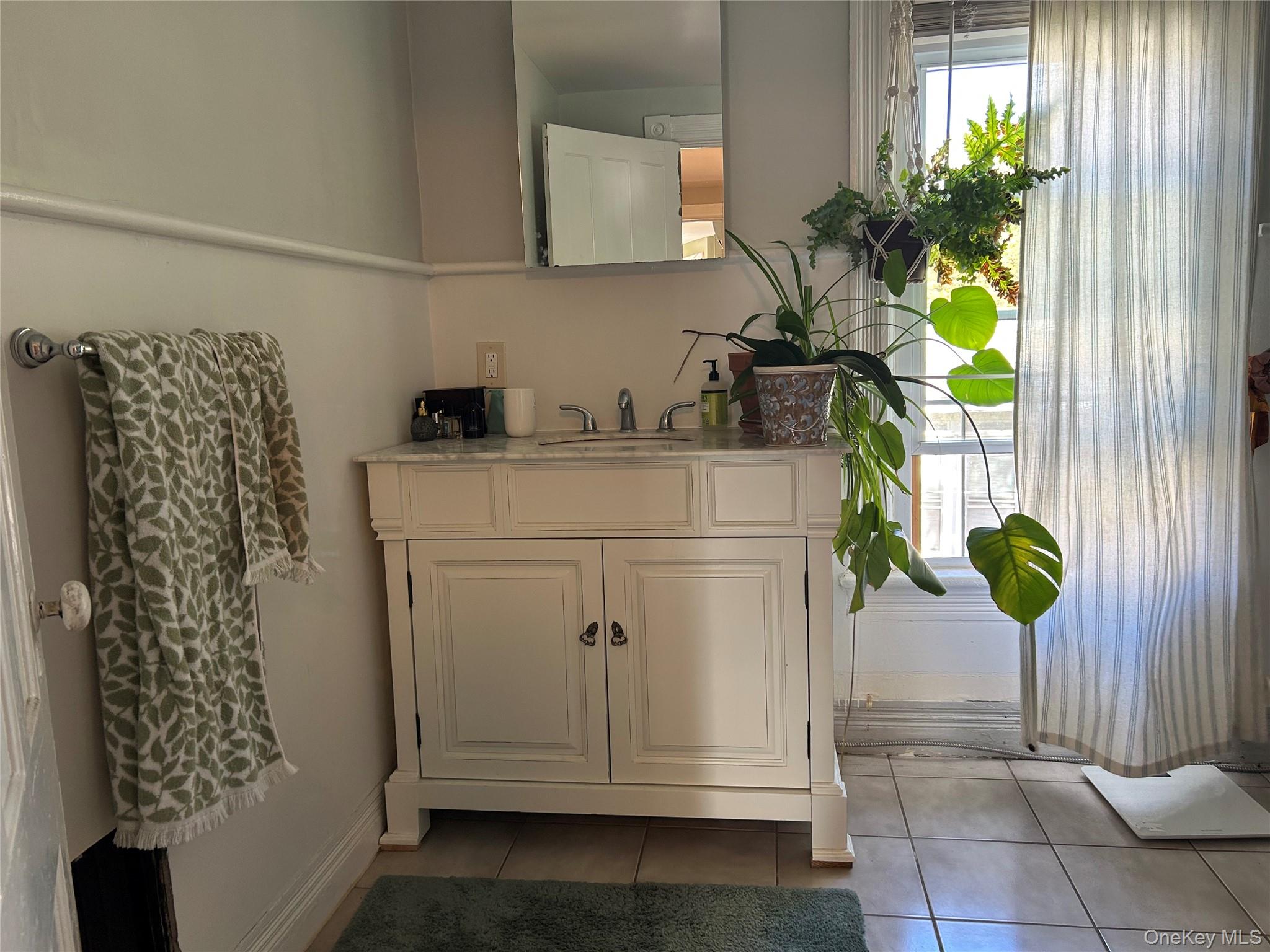 792 Springtown Road, Tillson, NY 12486