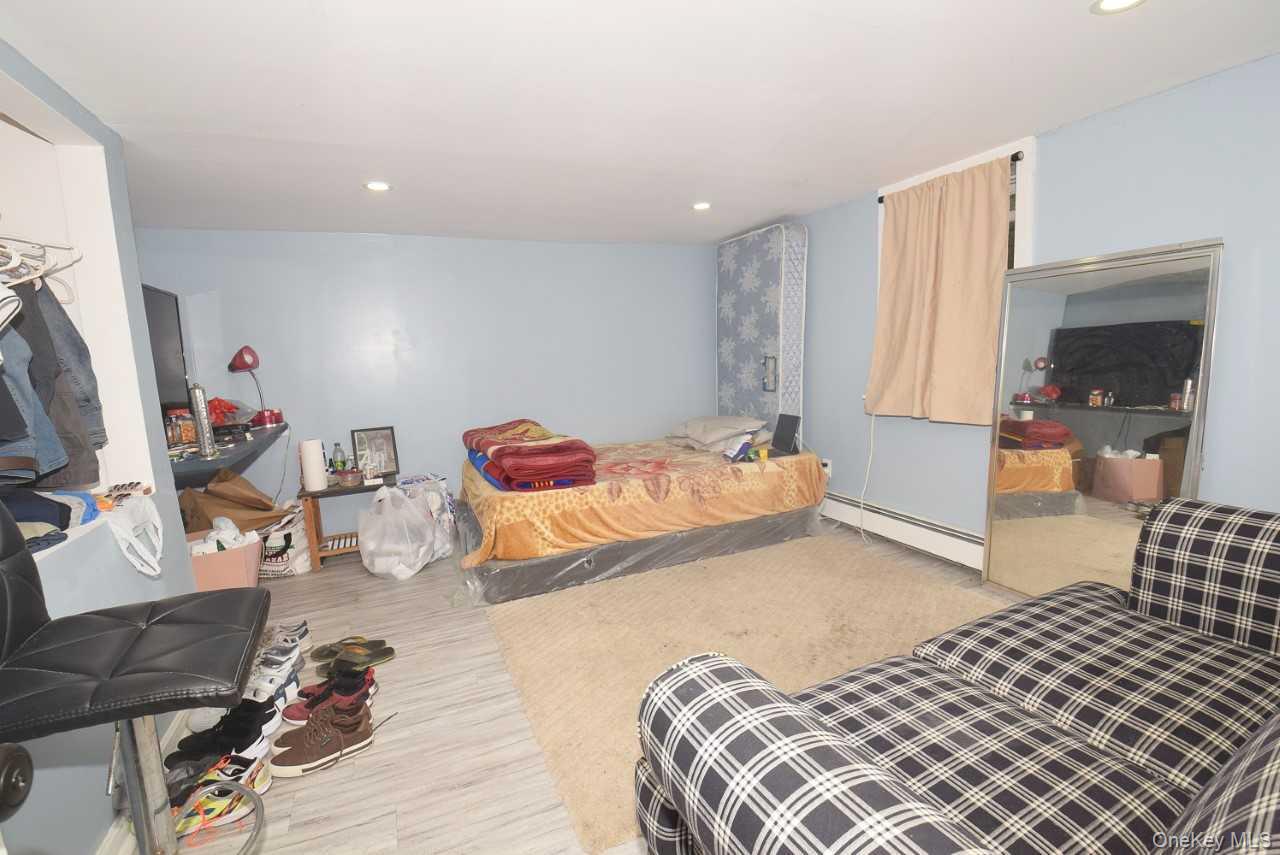 30 3rd Avenue, Huntington Station, NY 11746