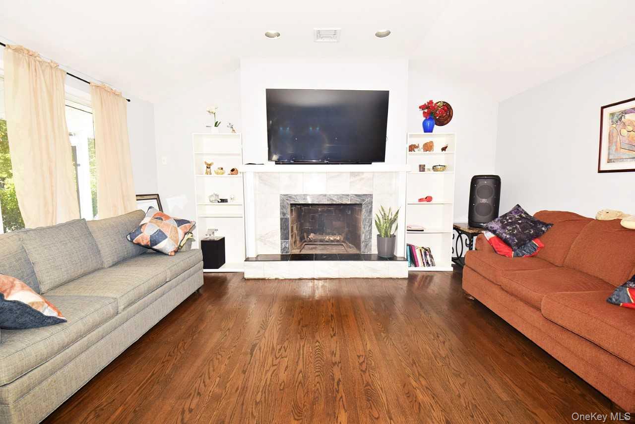 30 3rd Avenue, Huntington Station, NY 11746