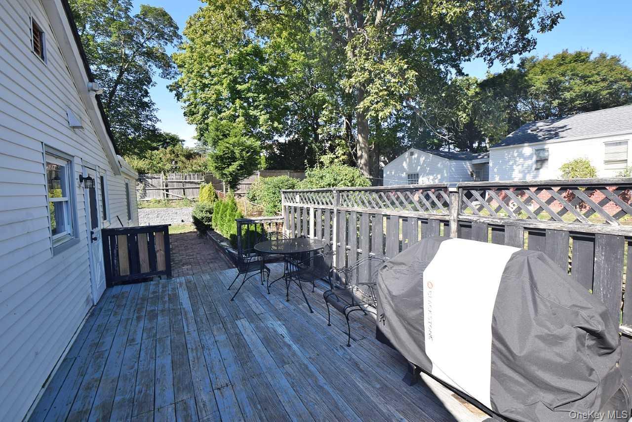 30 3rd Avenue, Huntington Station, NY 11746