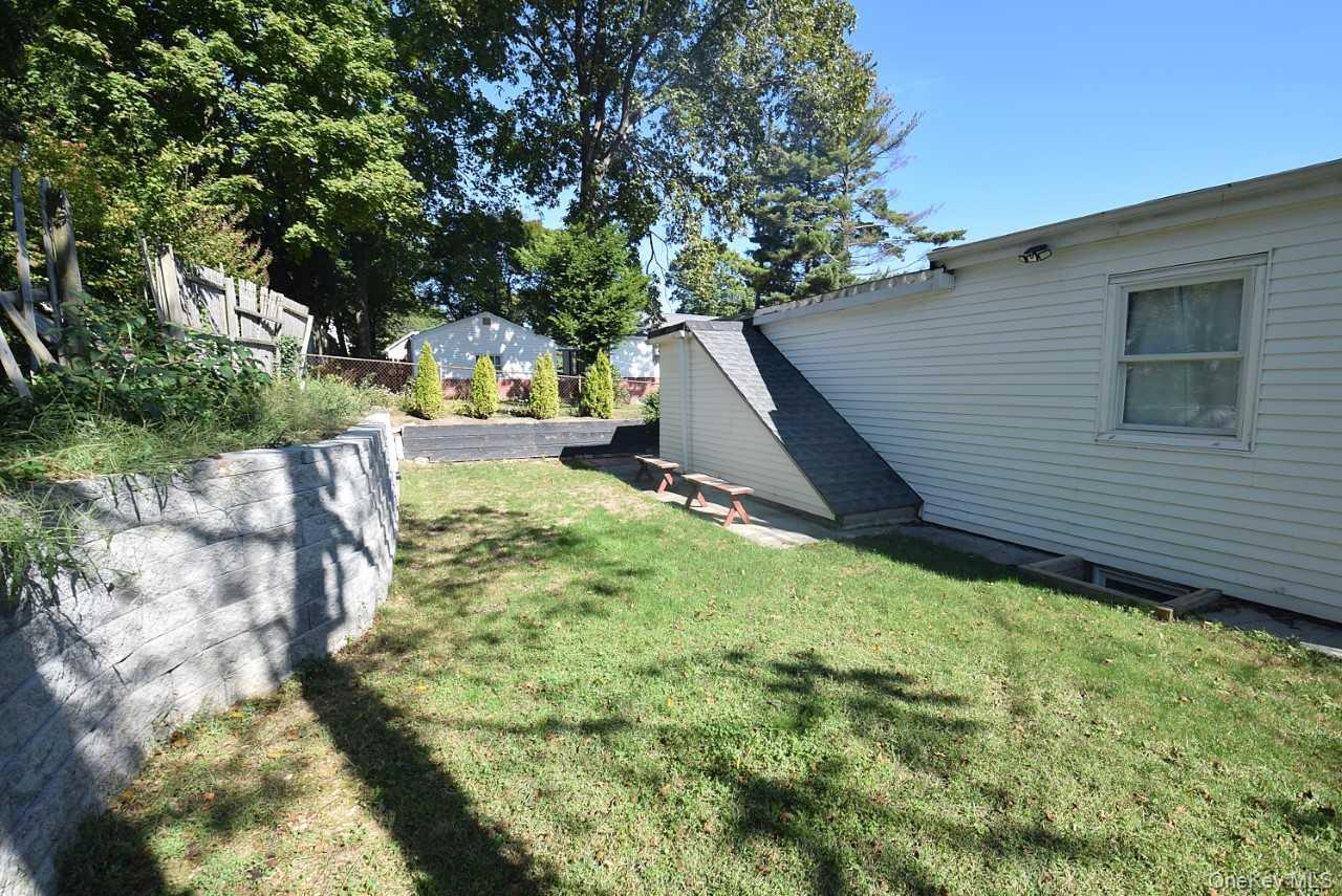 30 3rd Avenue, Huntington Station, NY 11746