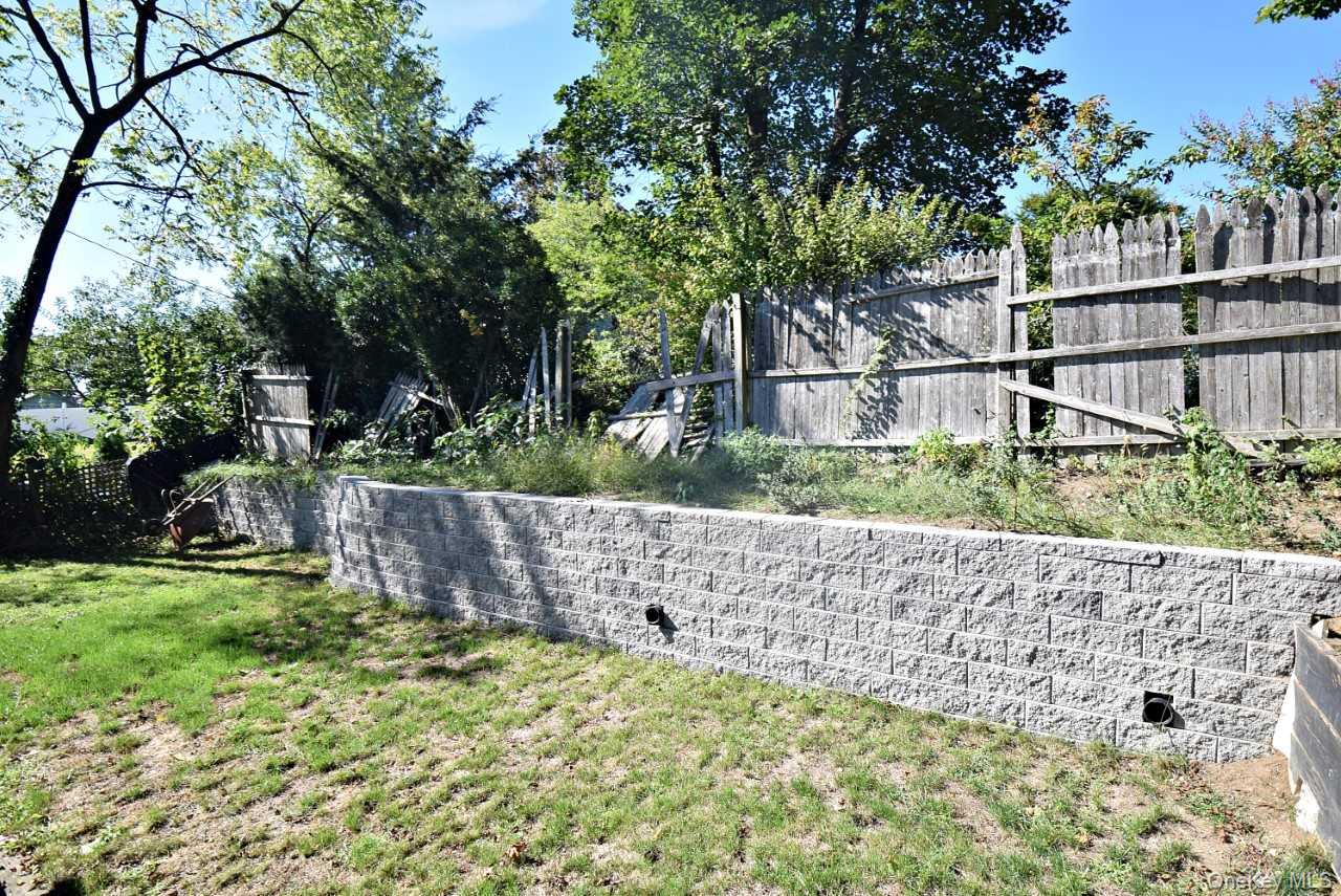 30 3rd Avenue, Huntington Station, NY 11746