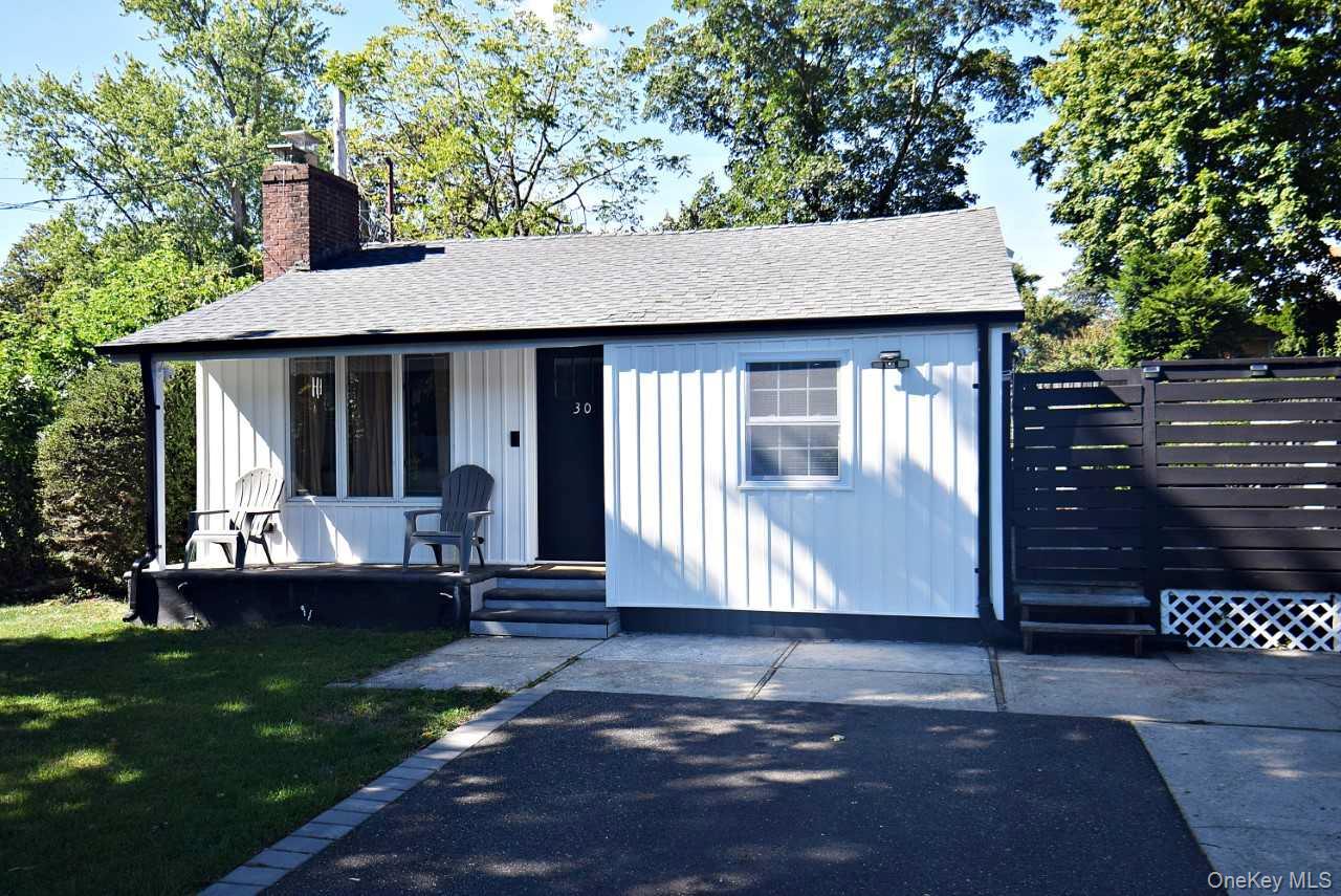 30 3rd Avenue, Huntington Station, NY 11746