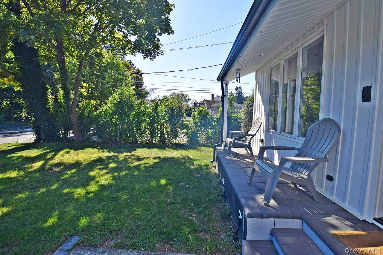 30 3rd Avenue, Huntington Station, NY 11746