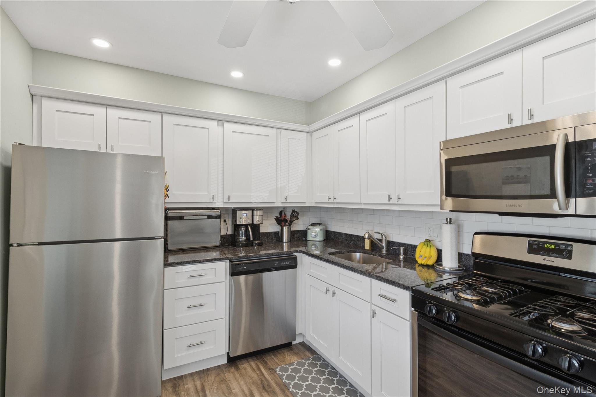 2 Dogwood Ct # 2, Selden, NY 11784