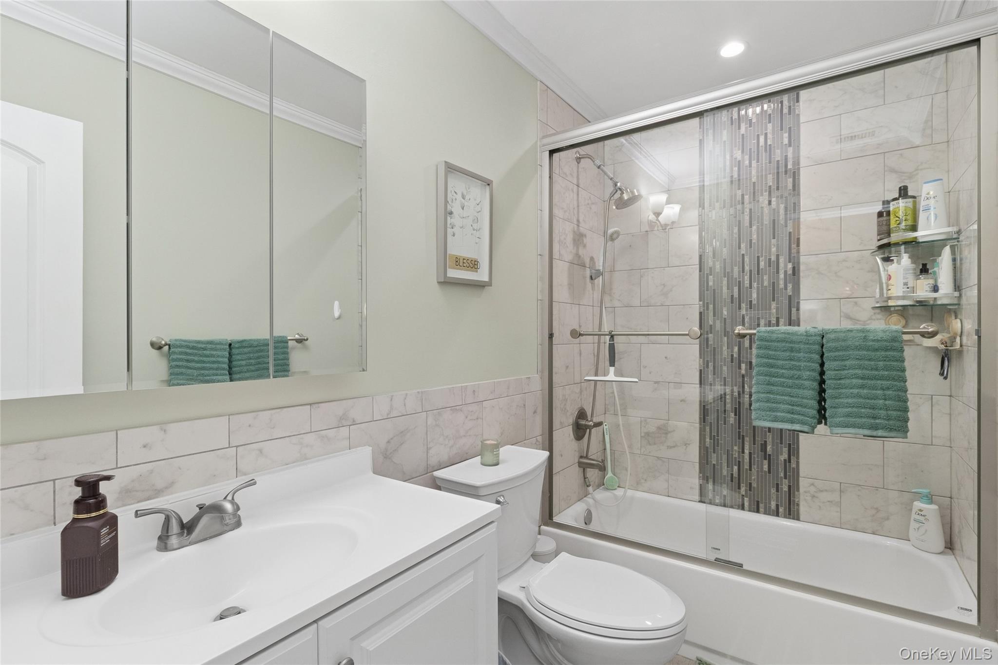 2 Dogwood Ct # 2, Selden, NY 11784