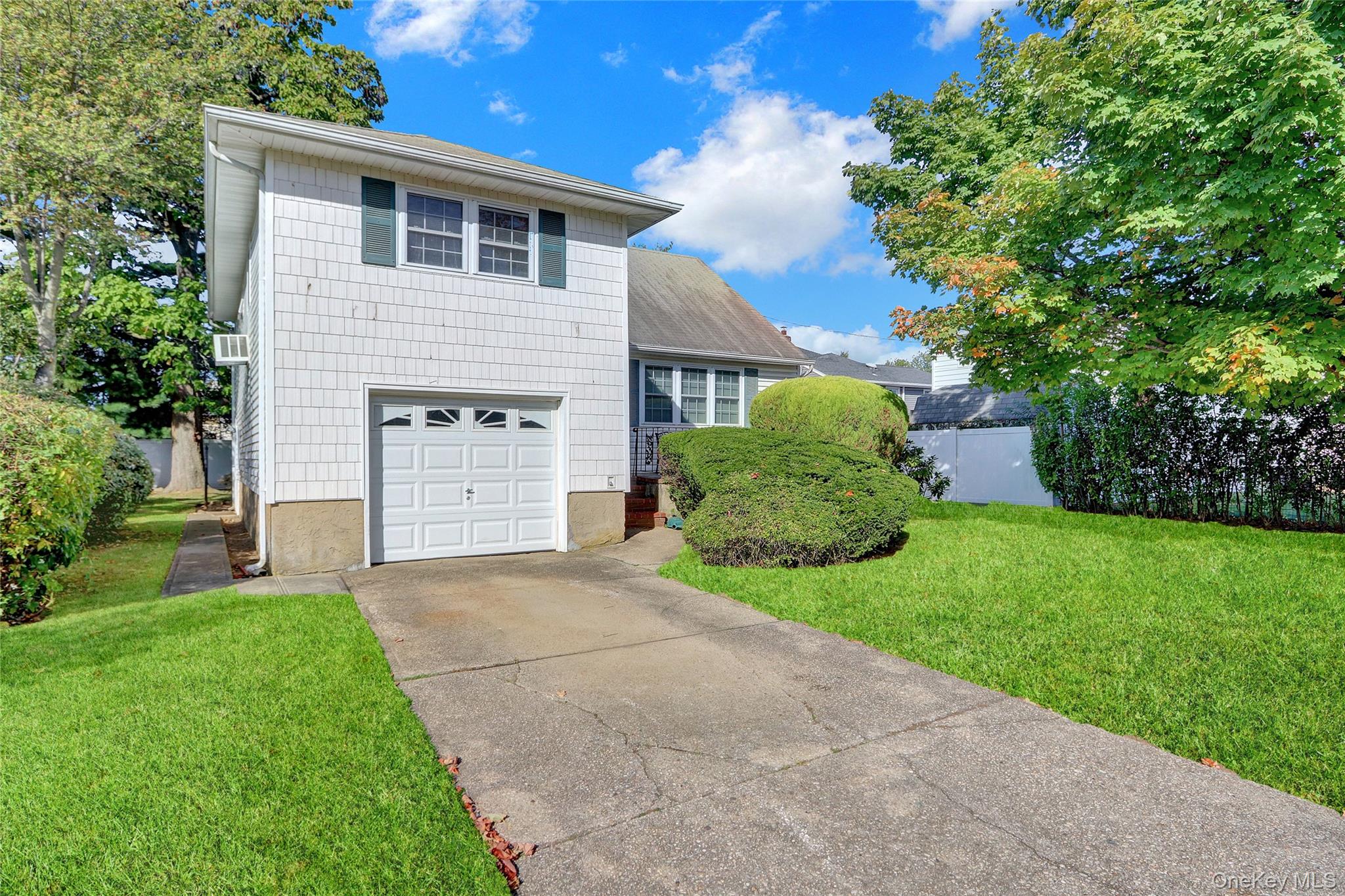 60 Elizabeth Drive, Bethpage, NY 11714