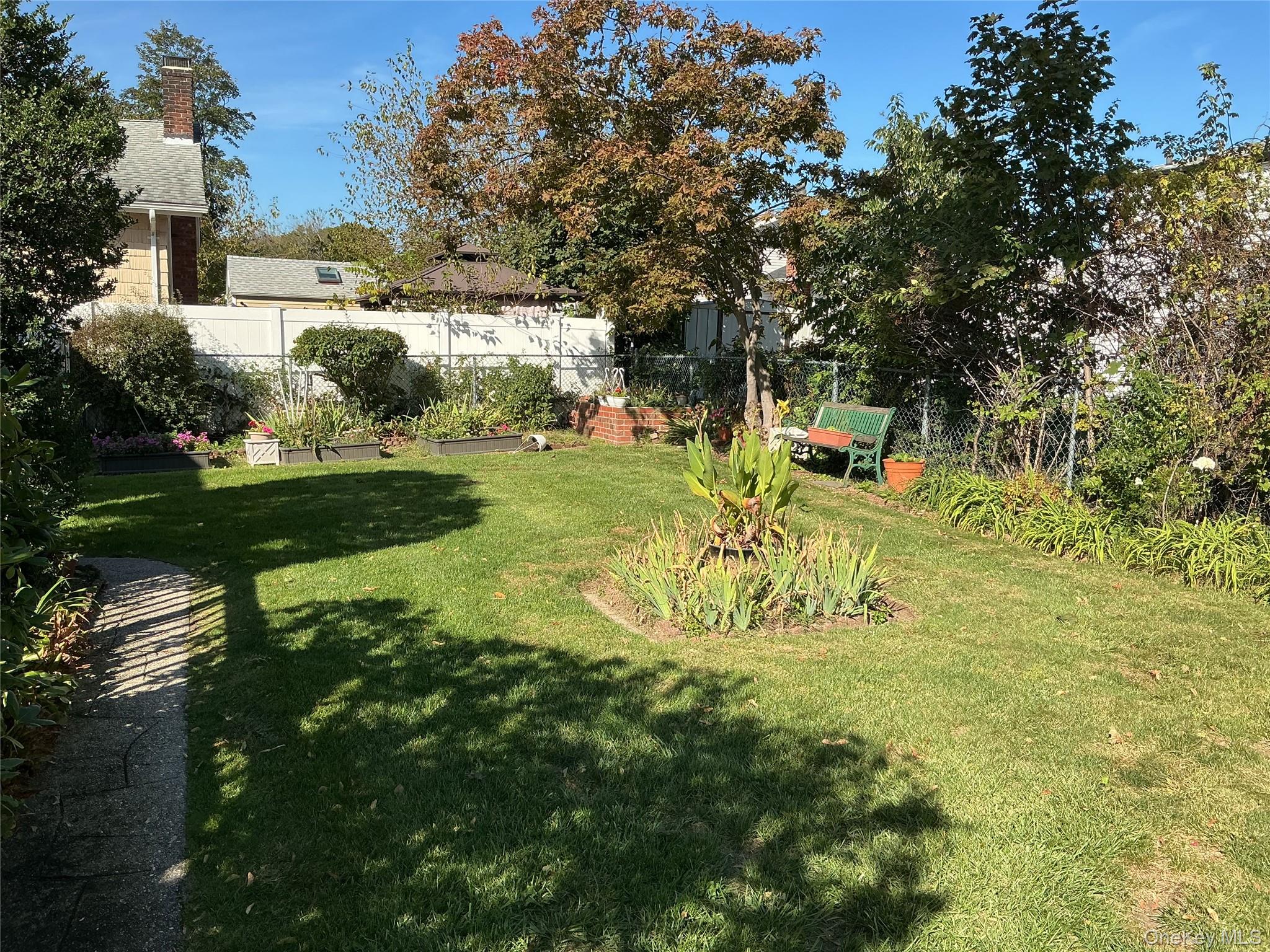 537 Church Street, Westbury, NY 11590