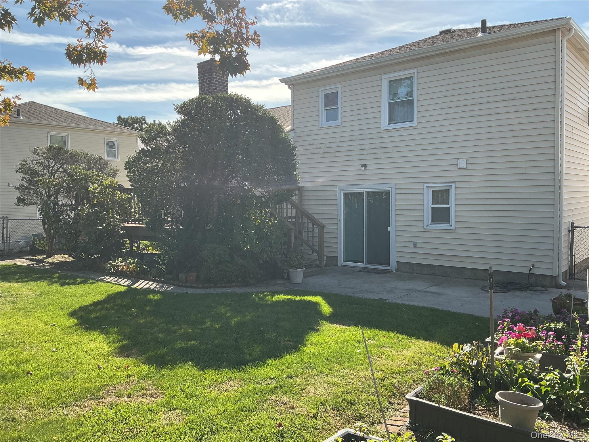 537 Church Street, Westbury, NY 11590