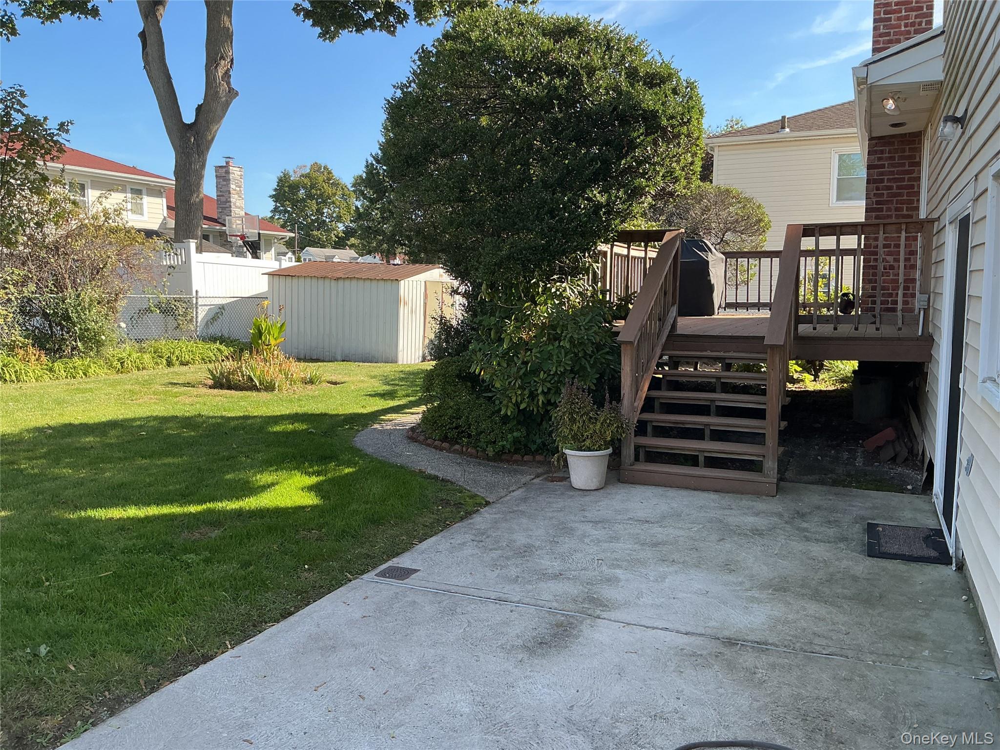 537 Church Street, Westbury, NY 11590