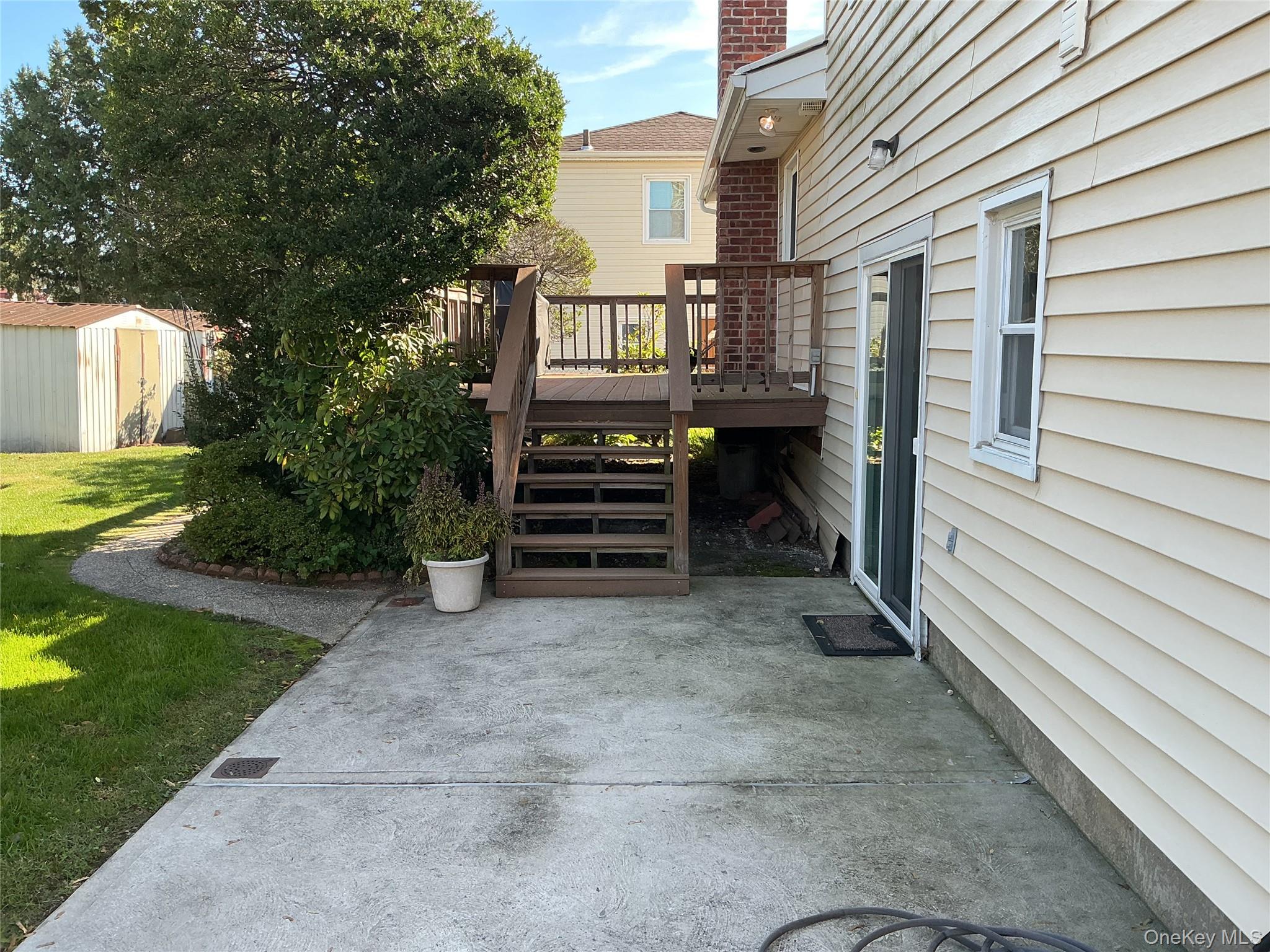 537 Church Street, Westbury, NY 11590