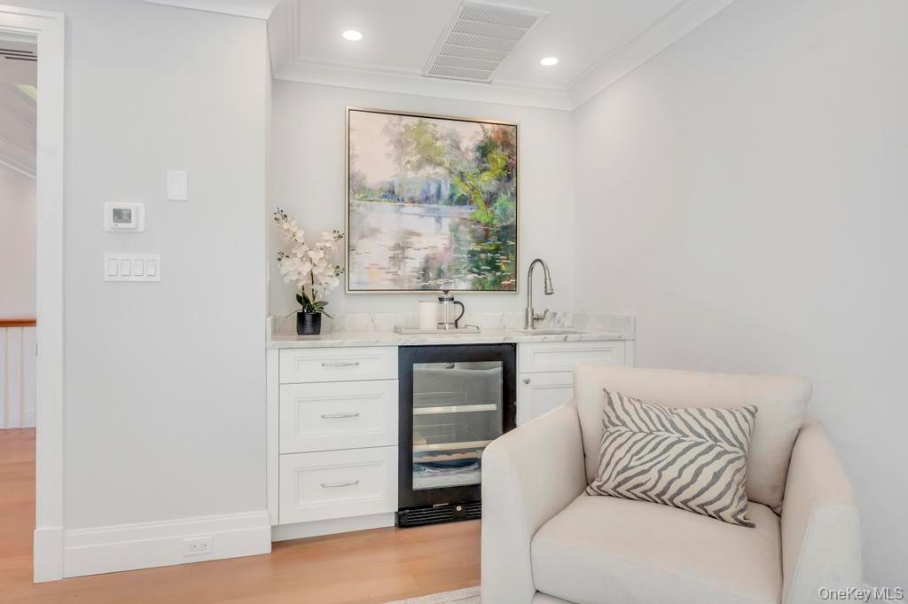 112 Chapel Road, Manhasset, NY 11030