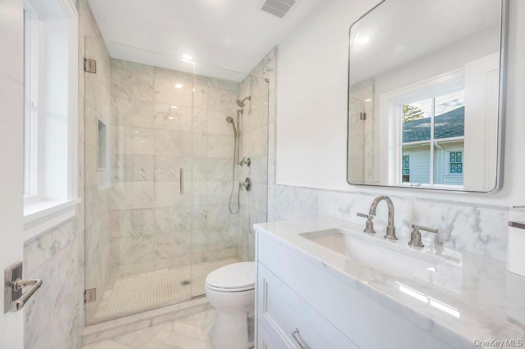 112 Chapel Road, Manhasset, NY 11030