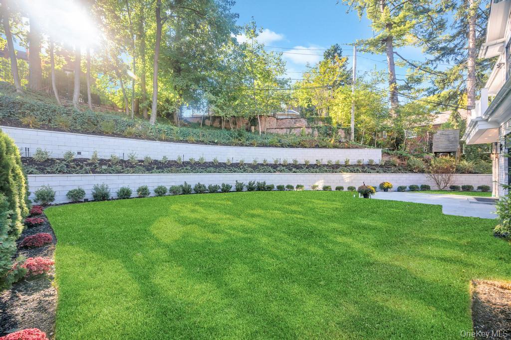 112 Chapel Road, Manhasset, NY 11030