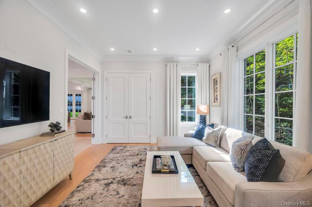 112 Chapel Road, Manhasset, NY 11030