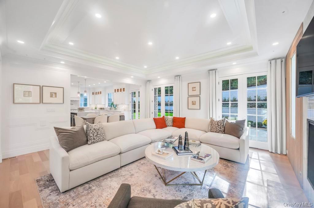 112 Chapel Road, Manhasset, NY 11030