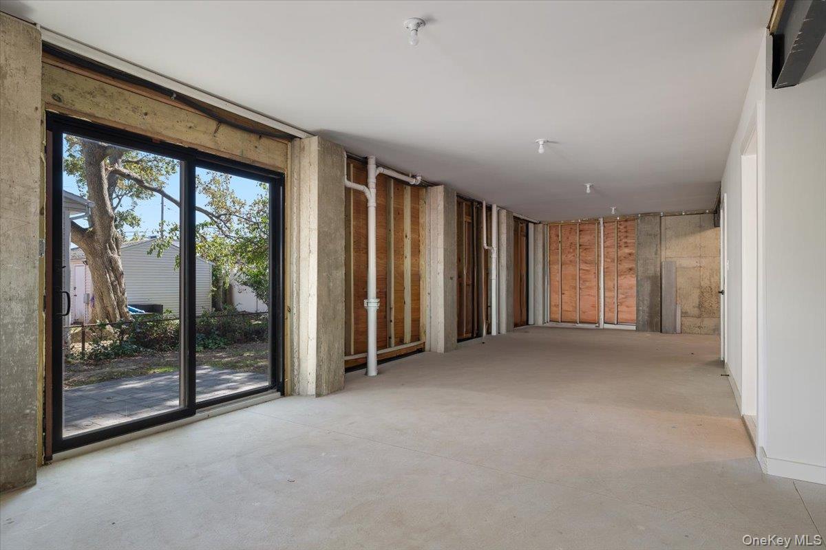 7 Sherborne Place, Island Park, NY 11558