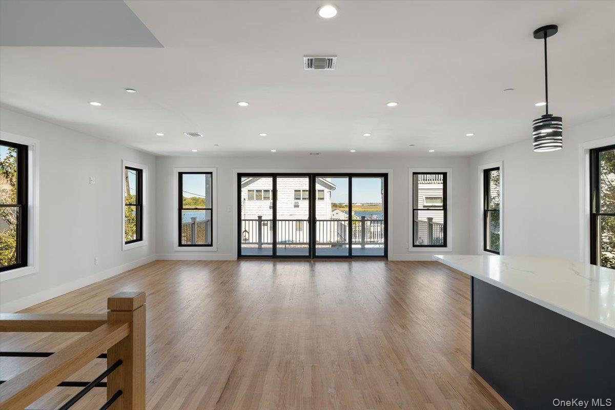 7 Sherborne Place, Island Park, NY 11558