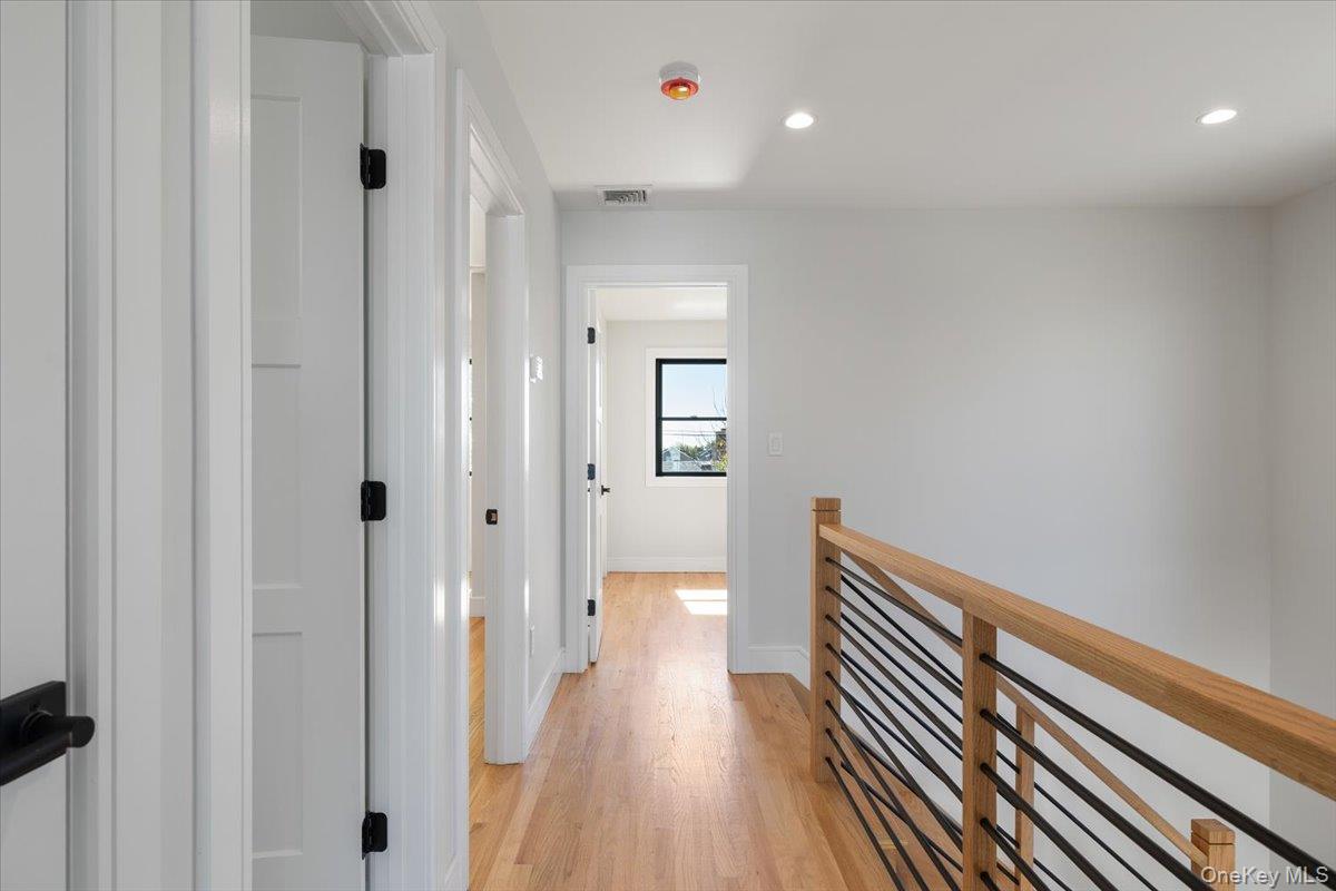 7 Sherborne Place, Island Park, NY 11558