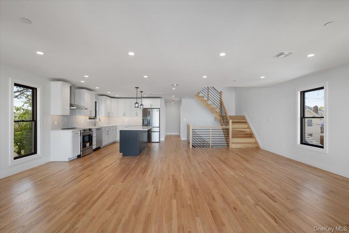 7 Sherborne Place, Island Park, NY 11558