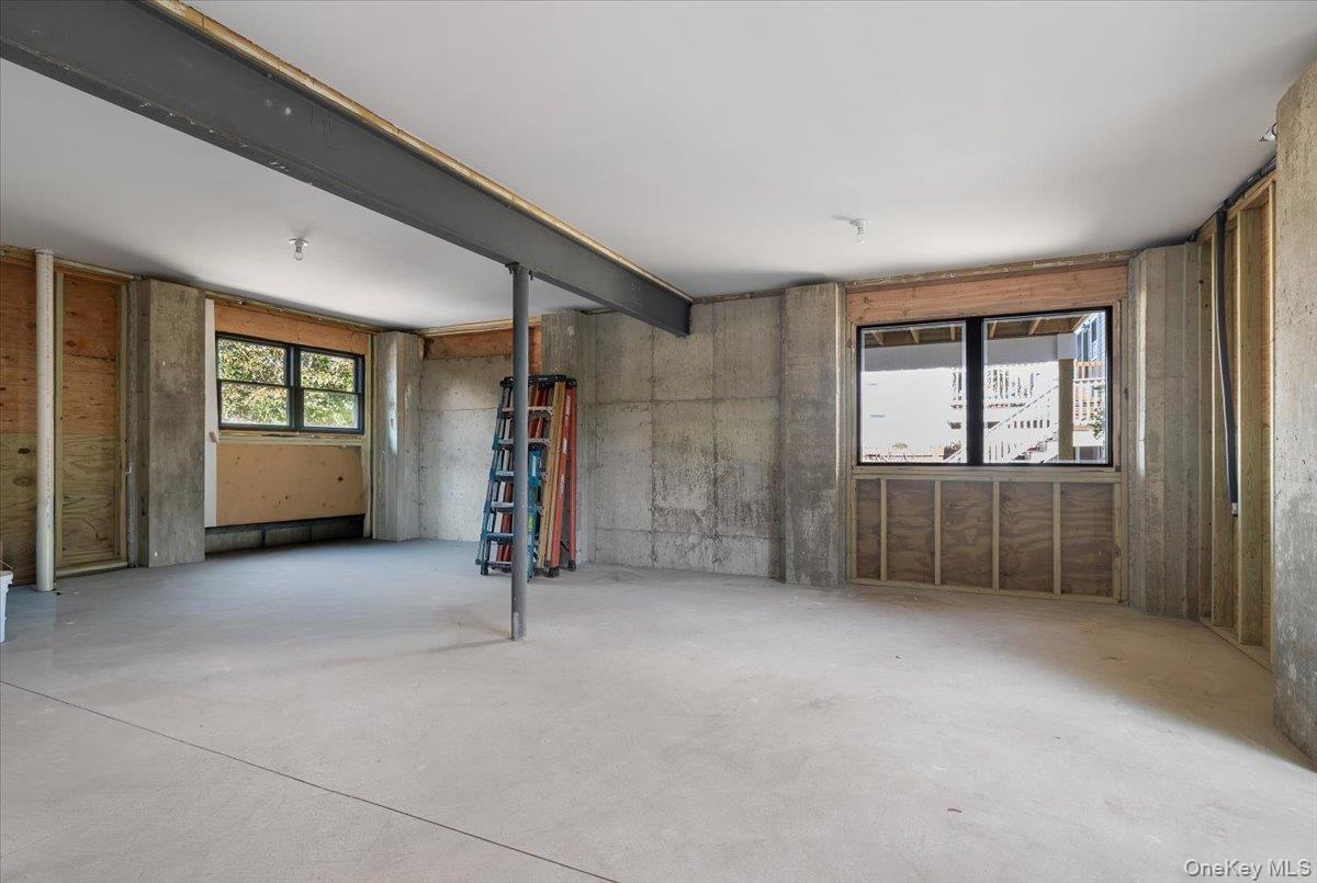 7 Sherborne Place, Island Park, NY 11558