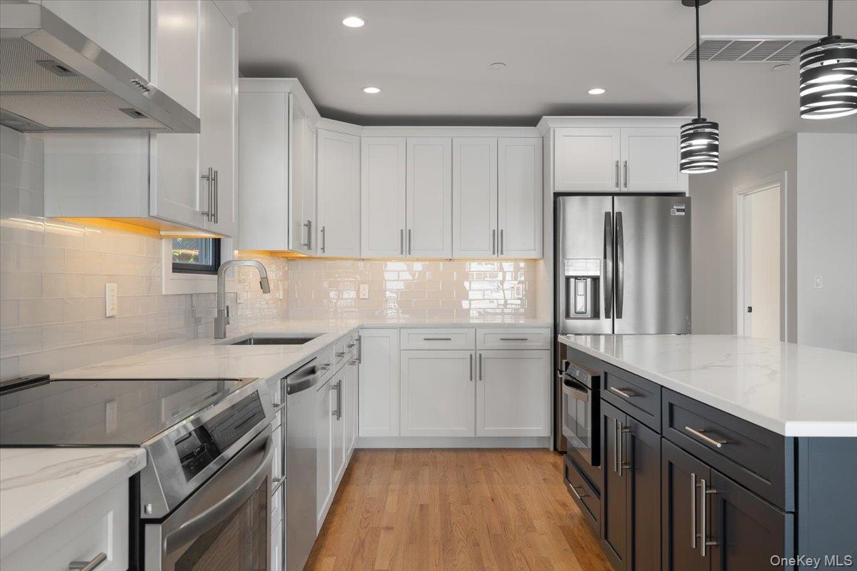 7 Sherborne Place, Island Park, NY 11558