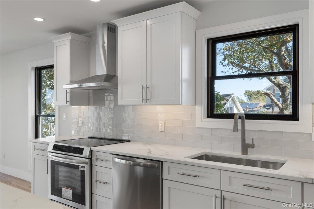 7 Sherborne Place, Island Park, NY 11558