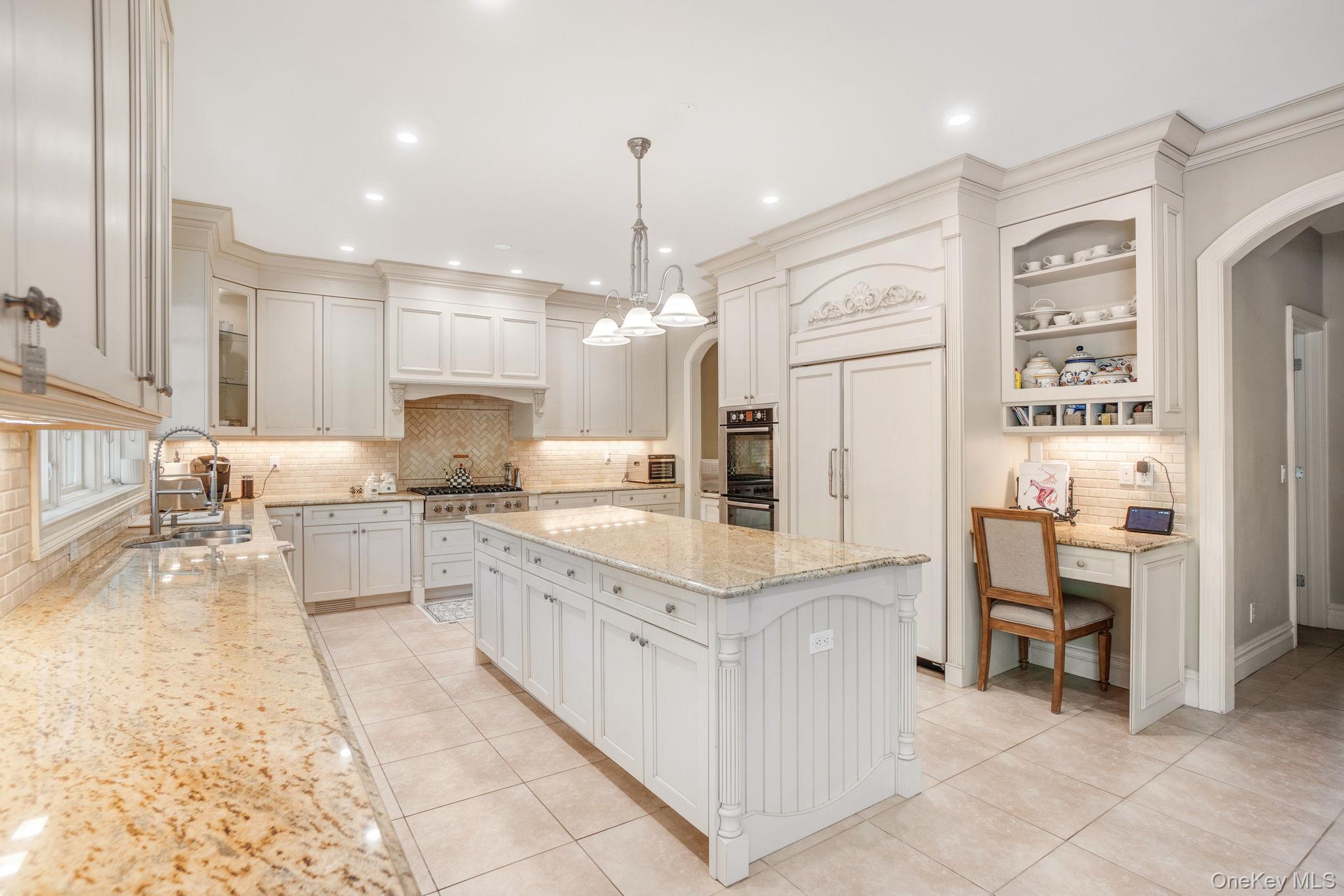 1 Norgate Road, Brookville, NY 11545