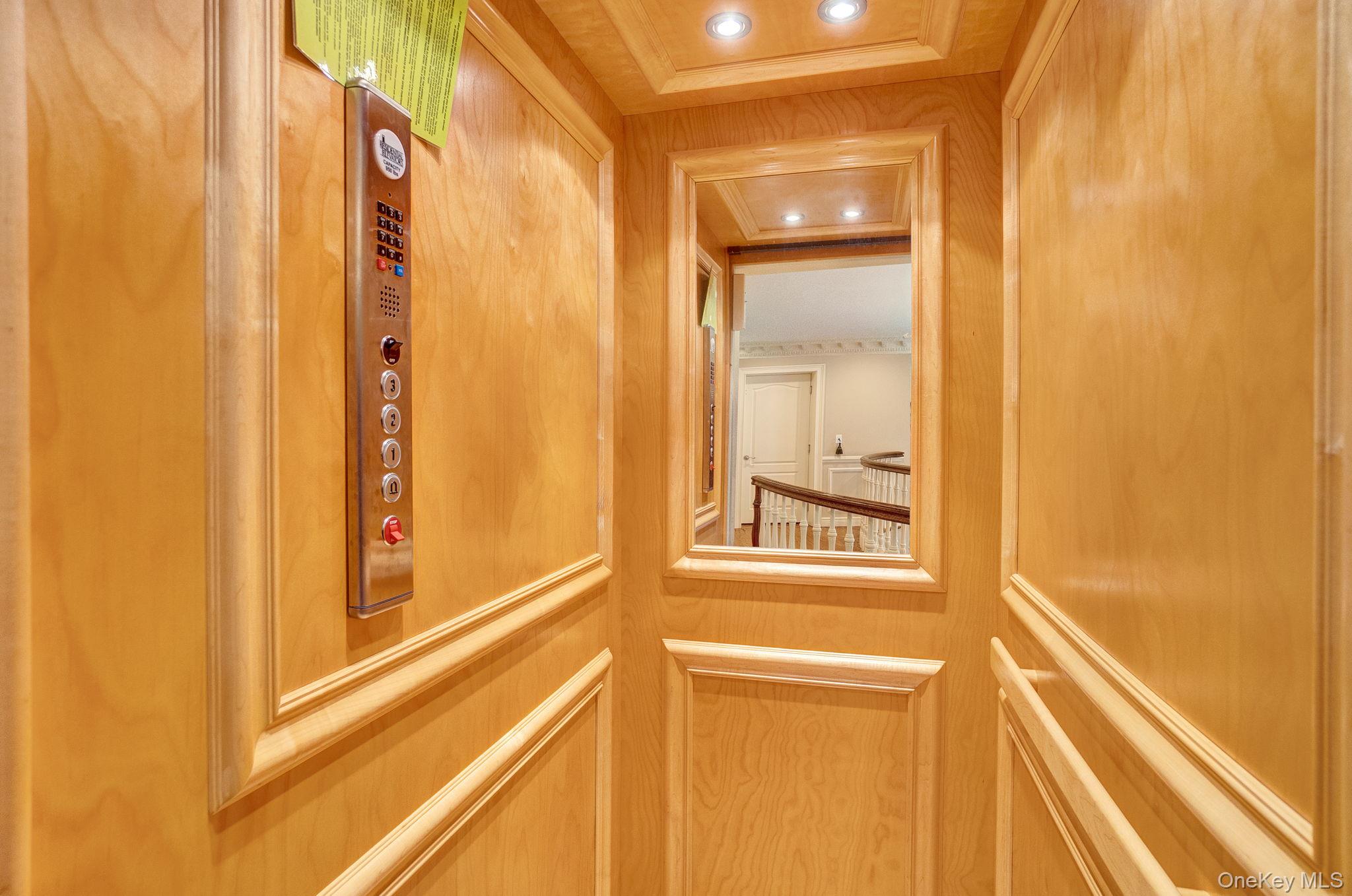 1 Norgate Road, Brookville, NY 11545