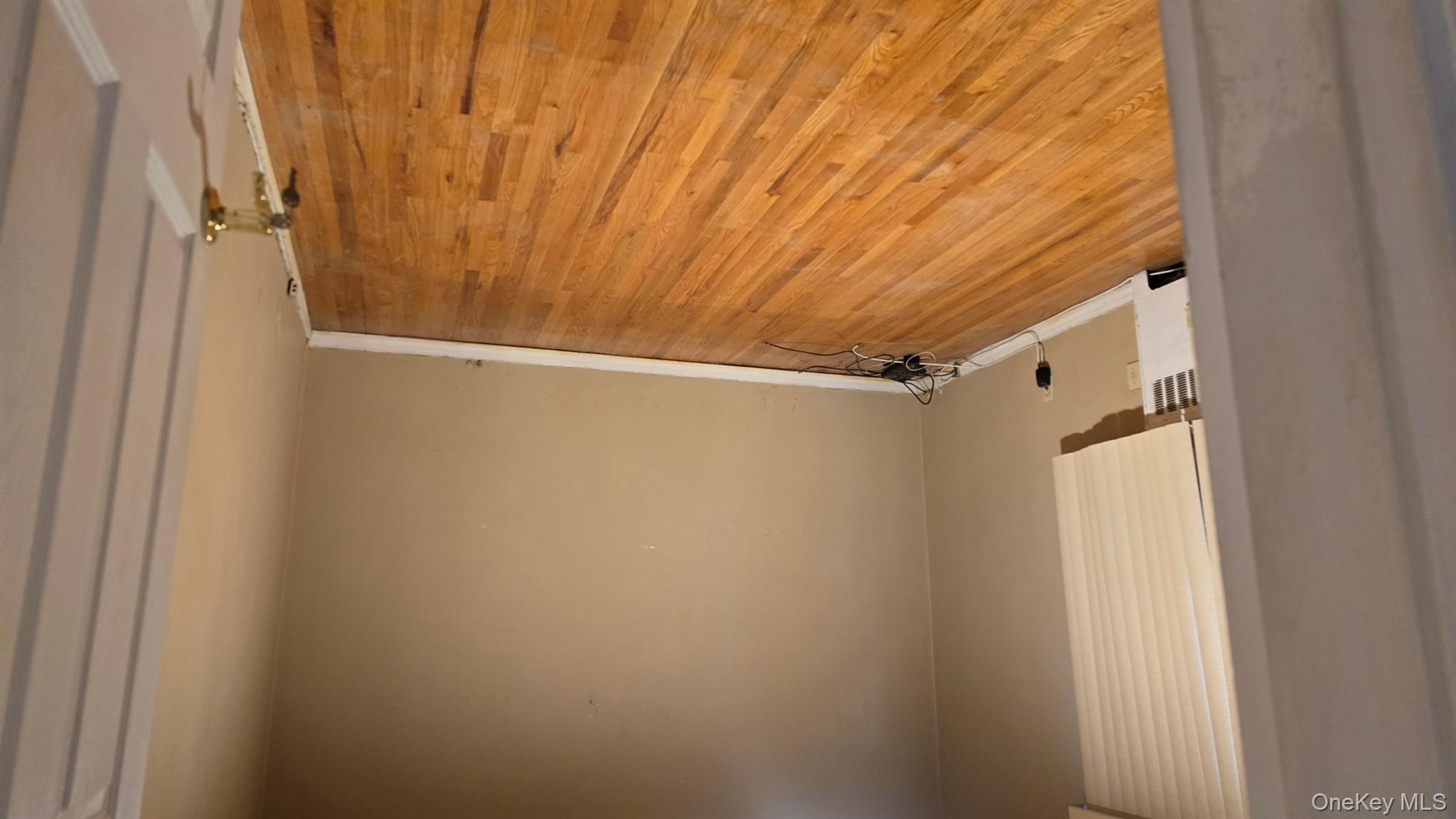 198-02 Pompeii Avenue # 1 B, Hollis, NY 11423