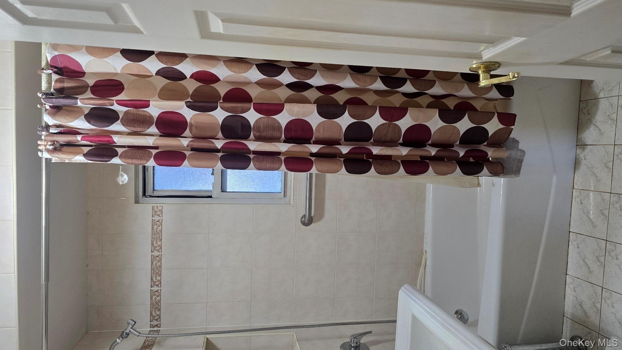 198-02 Pompeii Avenue # 1 B, Hollis, NY 11423