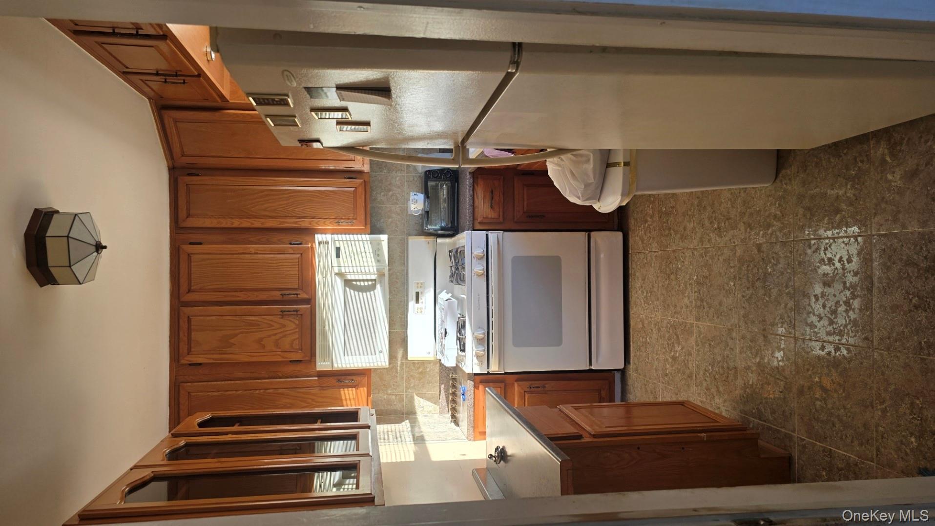 198-02 Pompeii Avenue # 1 B, Hollis, NY 11423