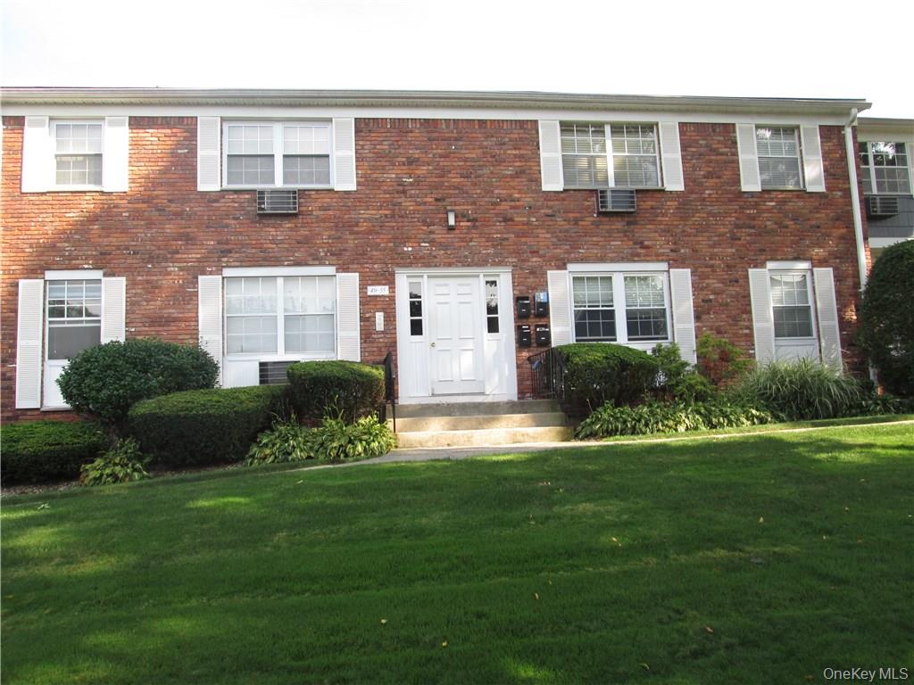 53 Doxbury Lane, Suffern, NY 10901