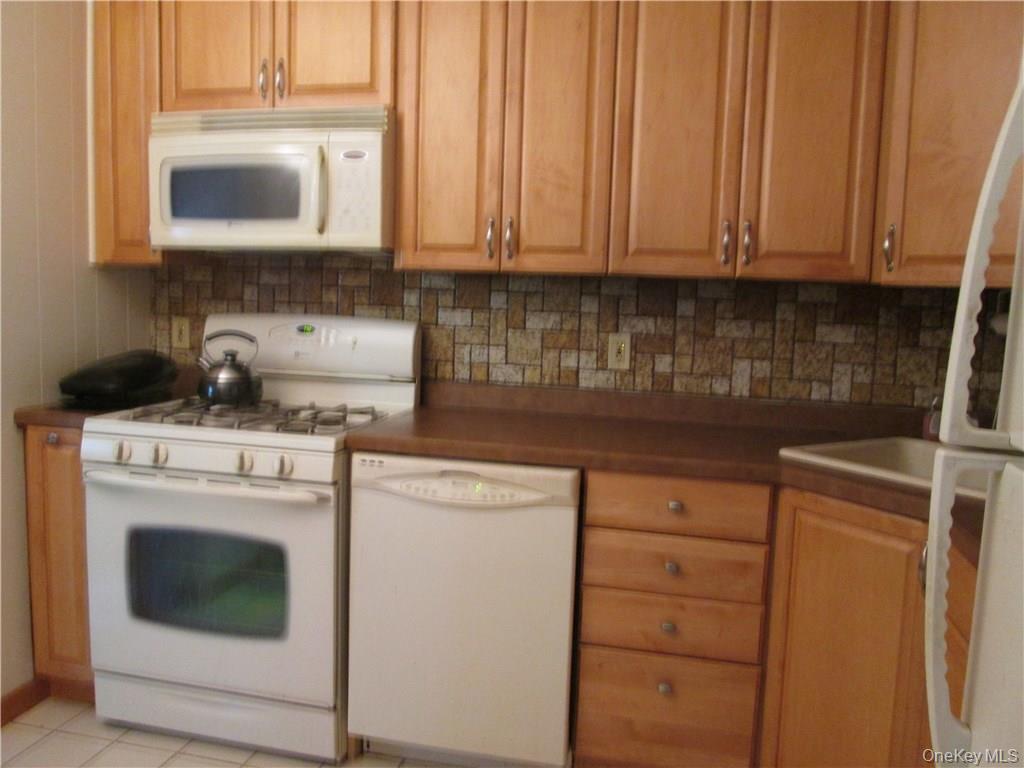 53 Doxbury Lane, Suffern, NY 10901