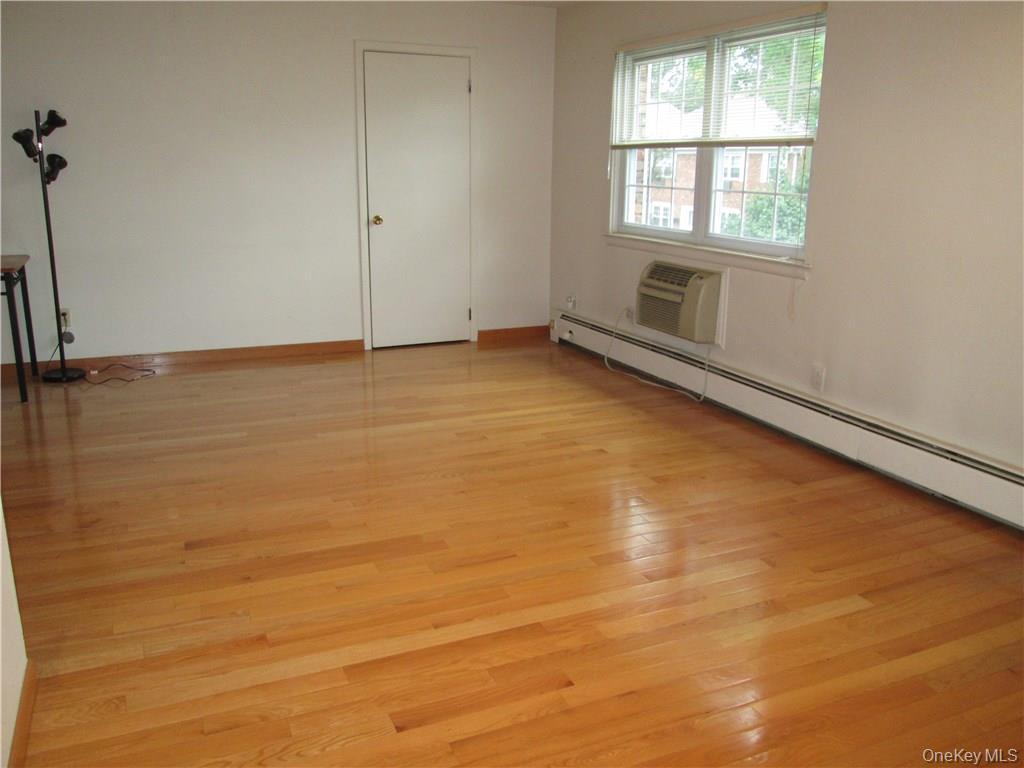 53 Doxbury Lane, Suffern, NY 10901