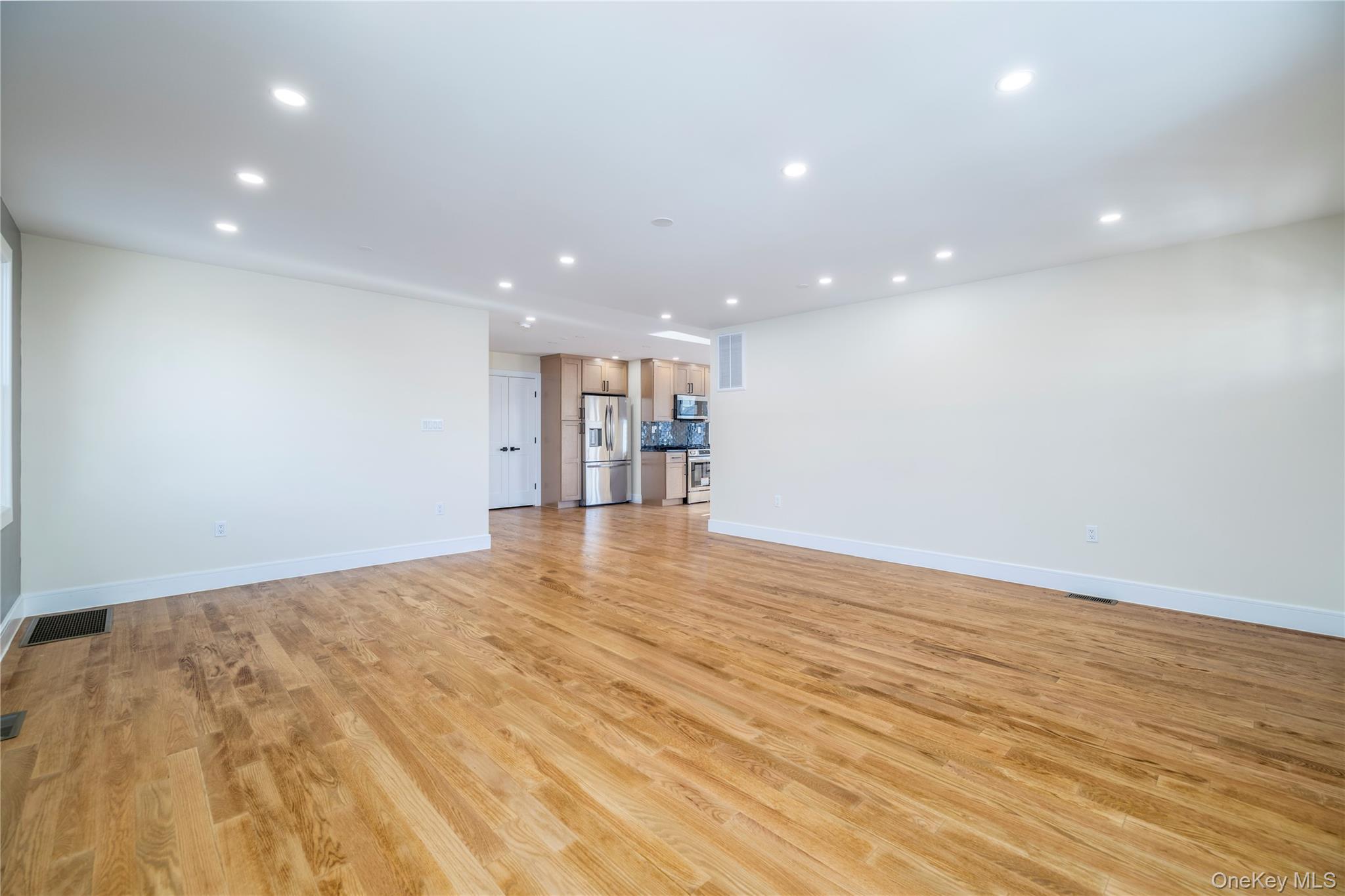 35 Ostend Road, Island Park, NY 11558