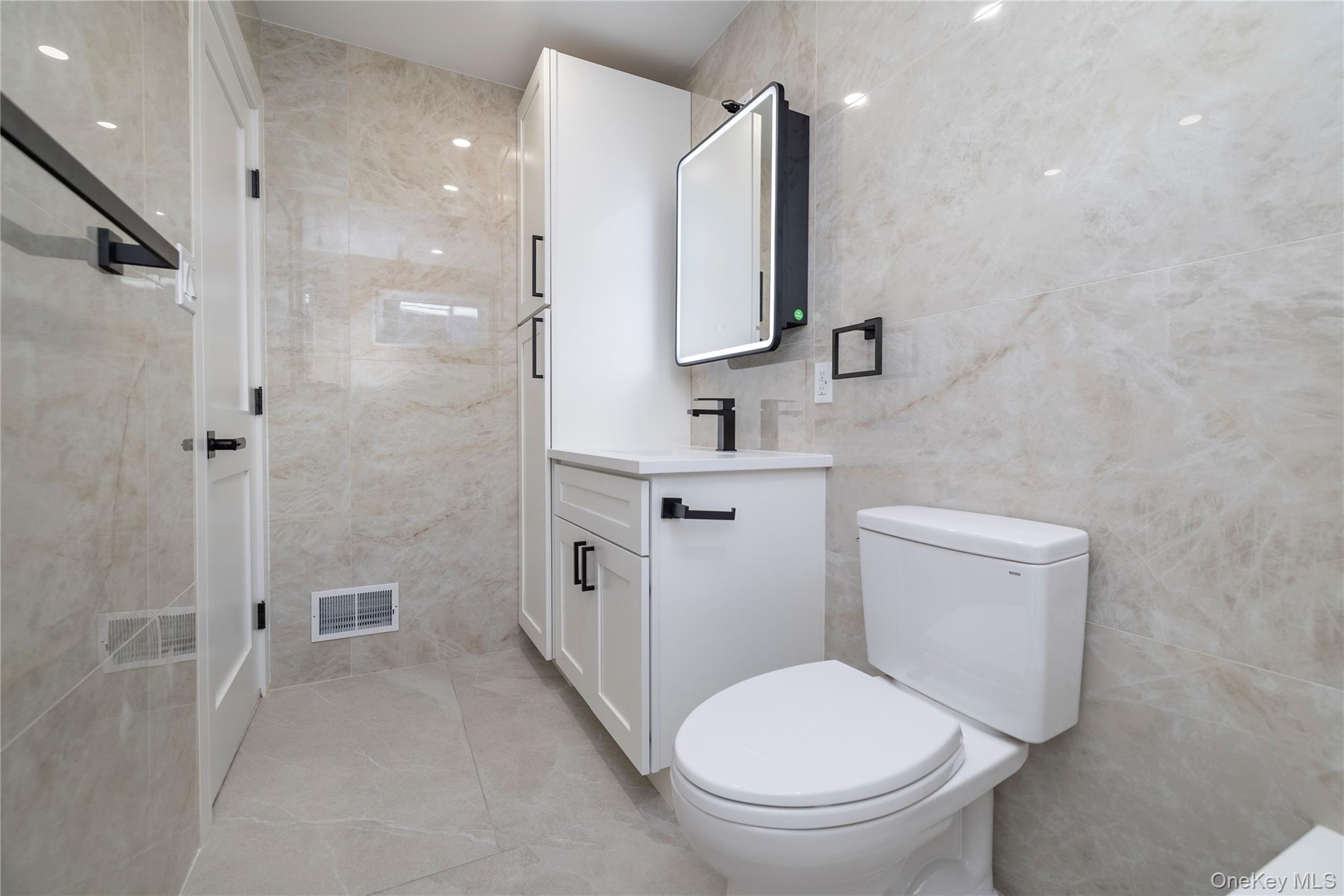 35 Ostend Road, Island Park, NY 11558