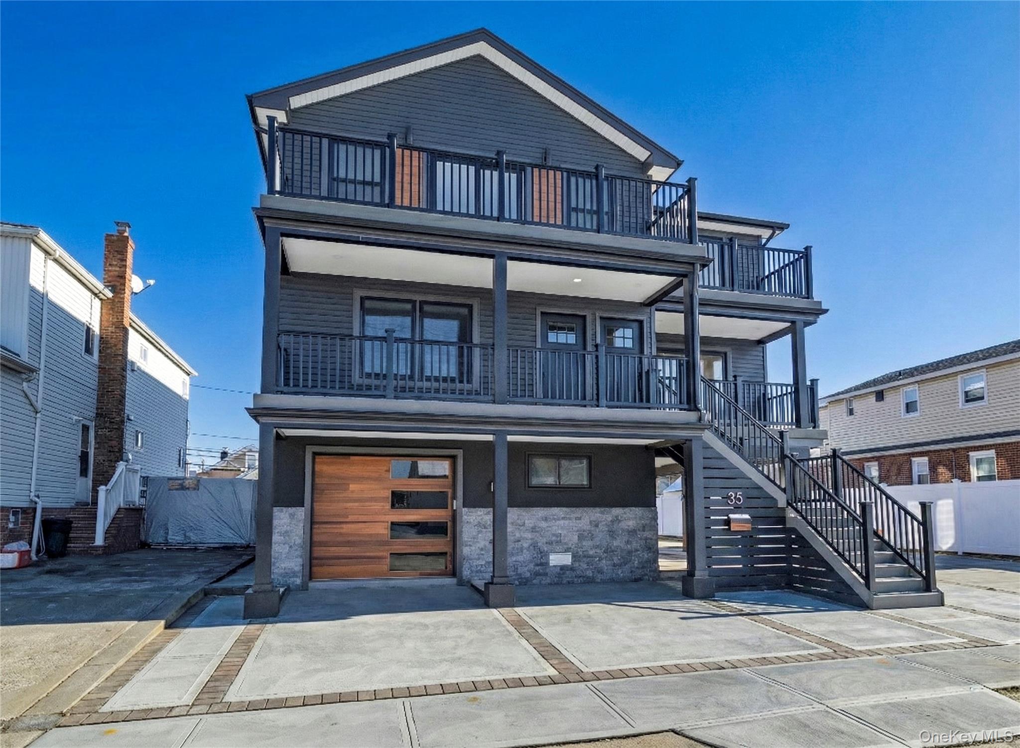 35 Ostend Road, Island Park, NY 11558