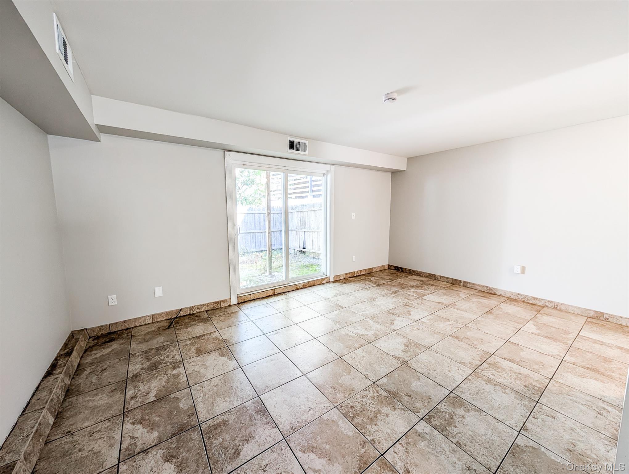 136 Hill Crescent, Calverton, NY 11933