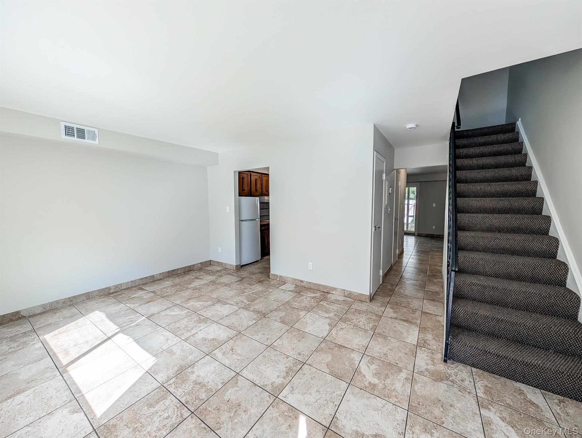 136 Hill Crescent, Calverton, NY 11933