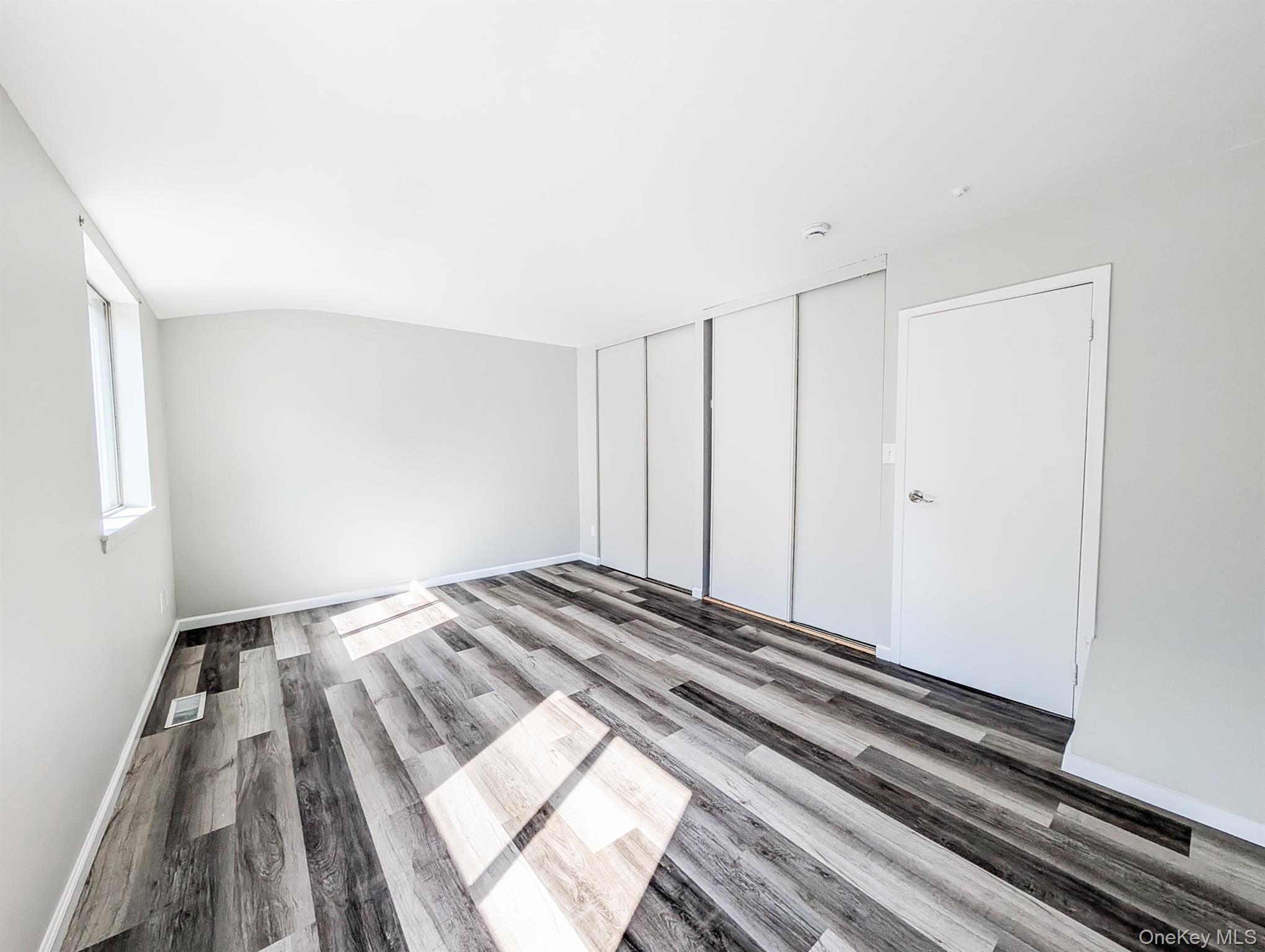 136 Hill Crescent, Calverton, NY 11933