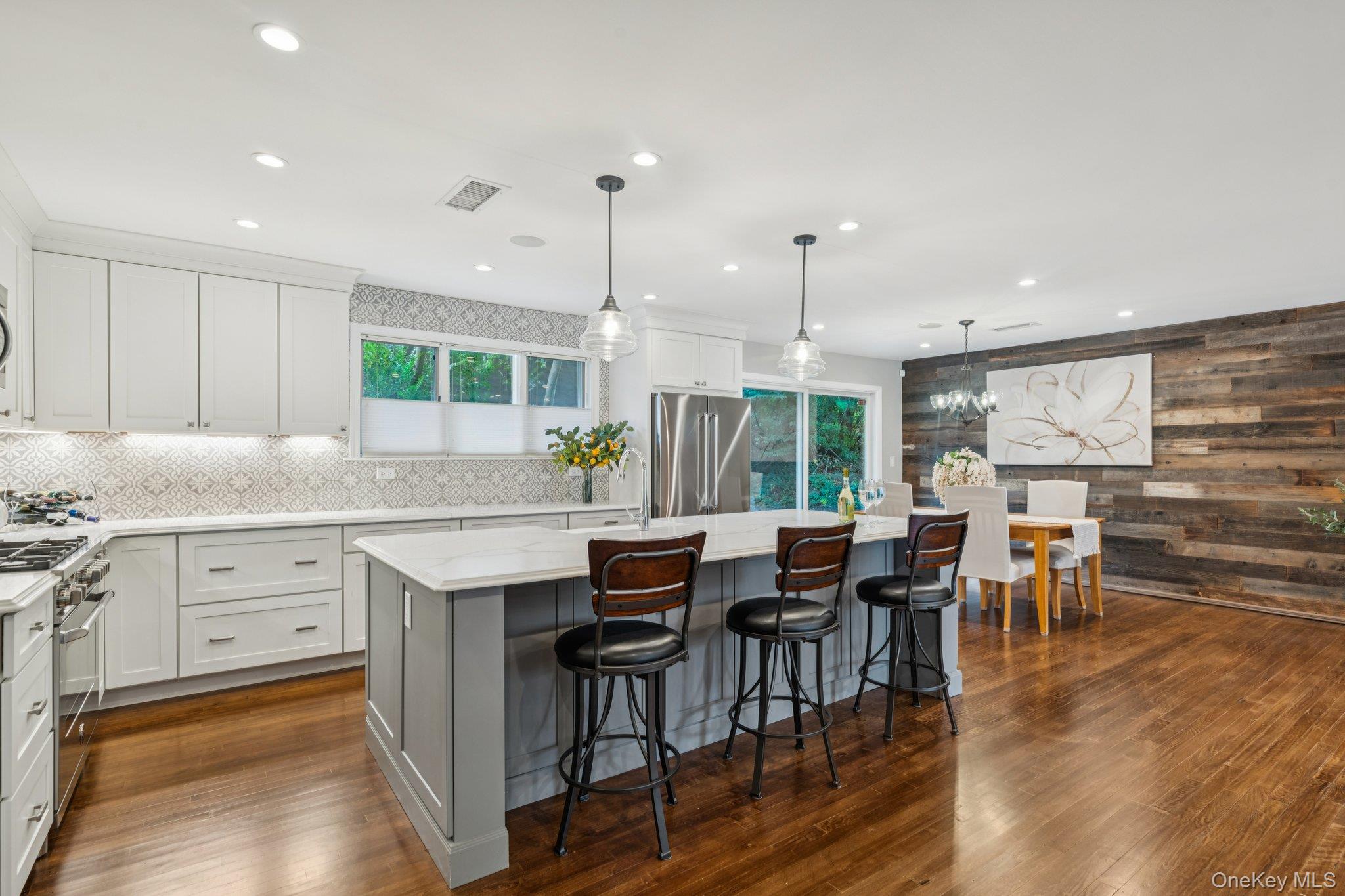 33 Scudders Lane, Glen Head, NY 11545