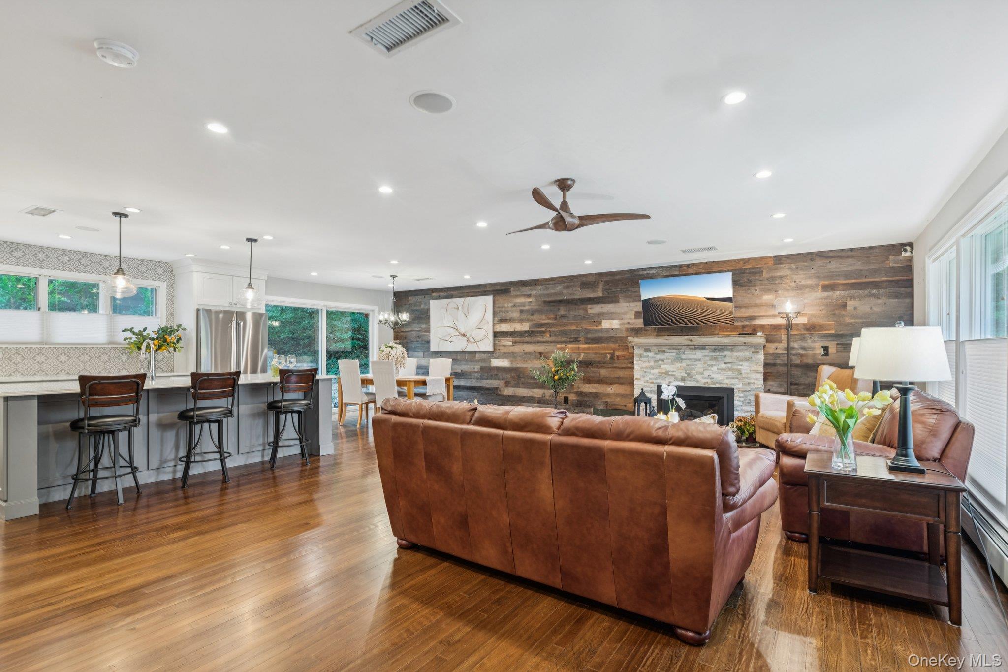 33 Scudders Lane, Glen Head, NY 11545