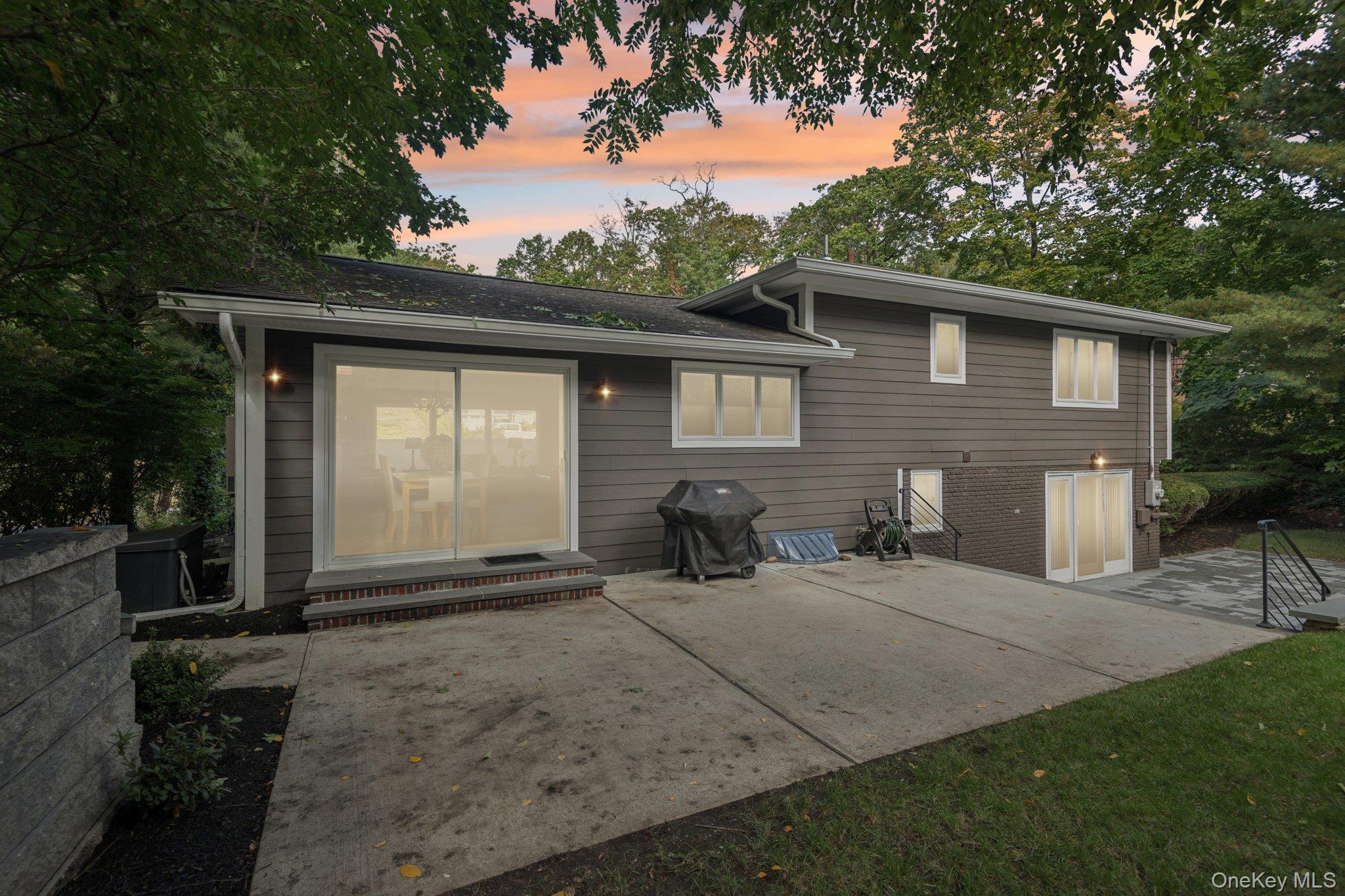 33 Scudders Lane, Glen Head, NY 11545