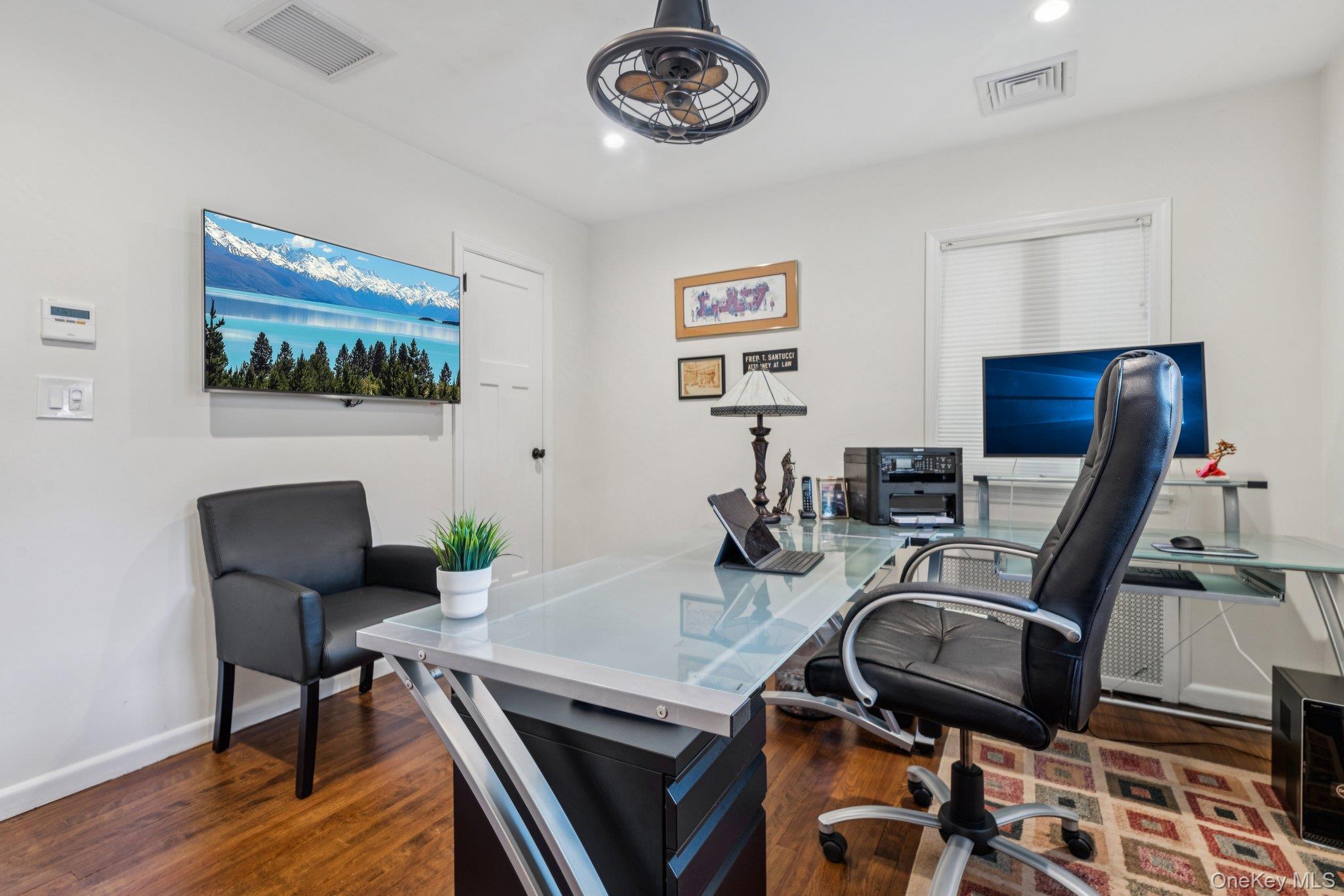 33 Scudders Lane, Glen Head, NY 11545