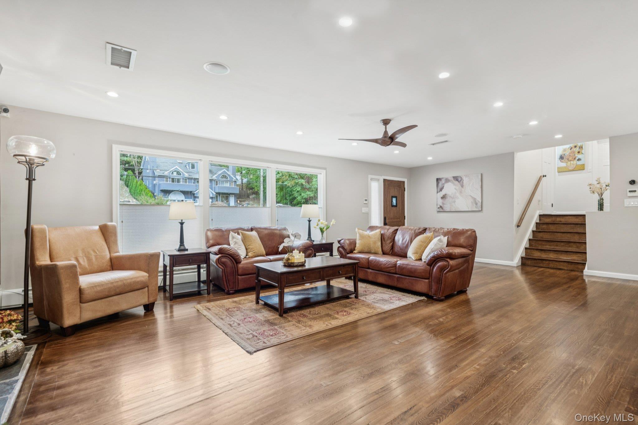 33 Scudders Lane, Glen Head, NY 11545