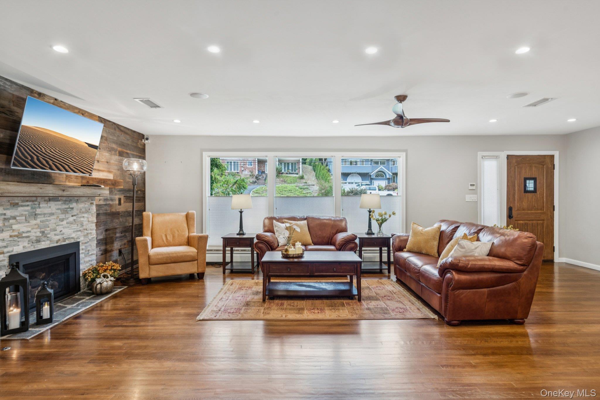 33 Scudders Lane, Glen Head, NY 11545