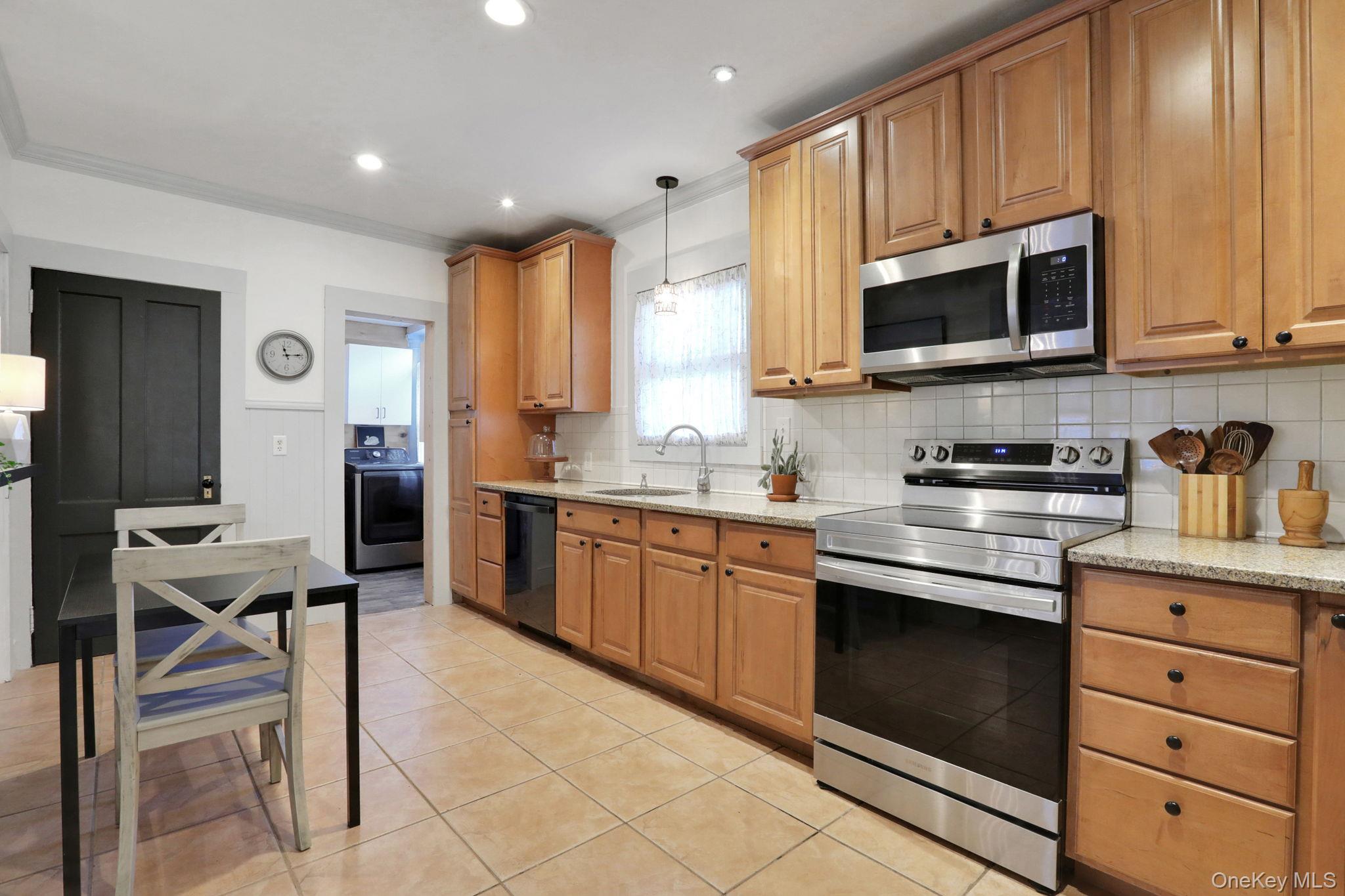 40 Main Street, Esopus, NY 12429